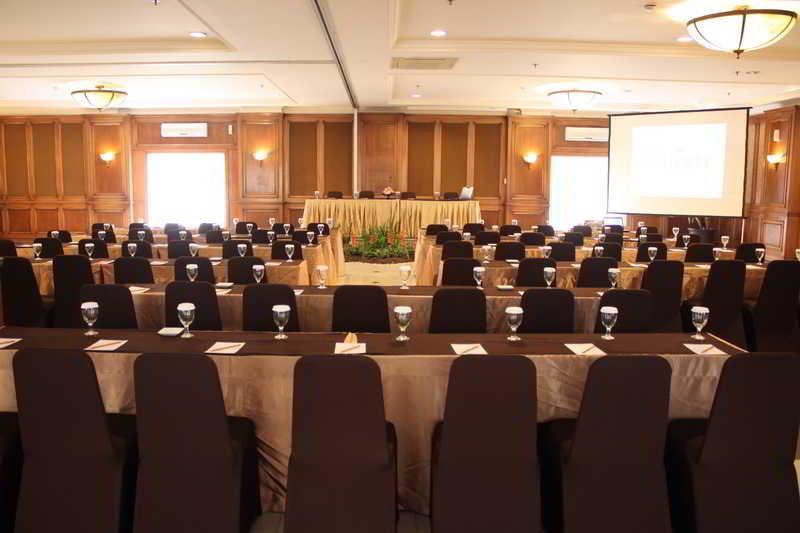 The Majesty Hotel Bandung Exterior photo