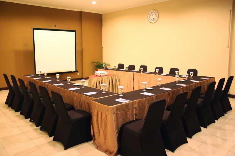 The Majesty Hotel Bandung Exterior photo