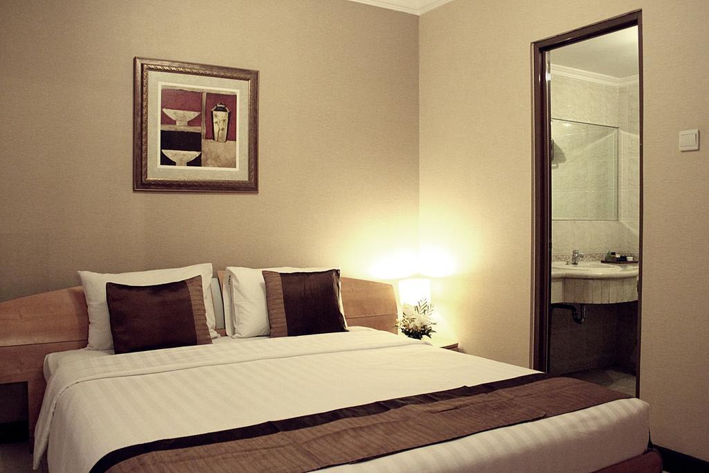 The Majesty Hotel Bandung Exterior photo