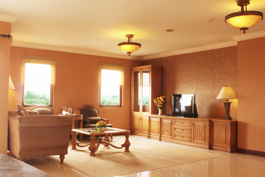The Majesty Hotel Bandung Exterior photo
