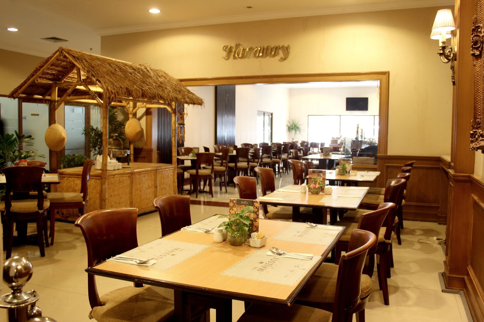 The Majesty Hotel Bandung Exterior photo
